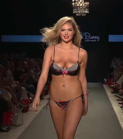 Kate Upton bouncing around on the runway