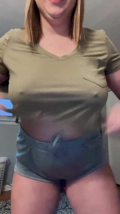 Mommy’s natural titties bouncing in your face